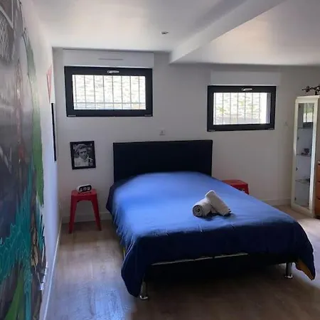 Loft Proche Centre Ville Hotes Habitant A L Etage Laval  Extérieur photo
